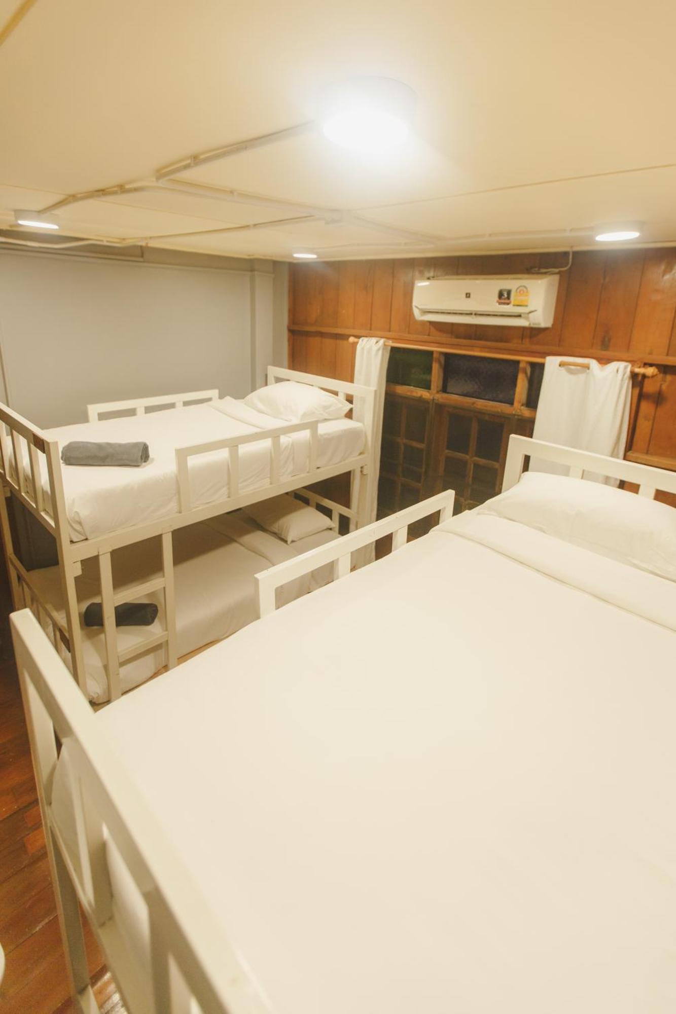 Agga Cnx Hostel Chiang Mai Eksteriør billede