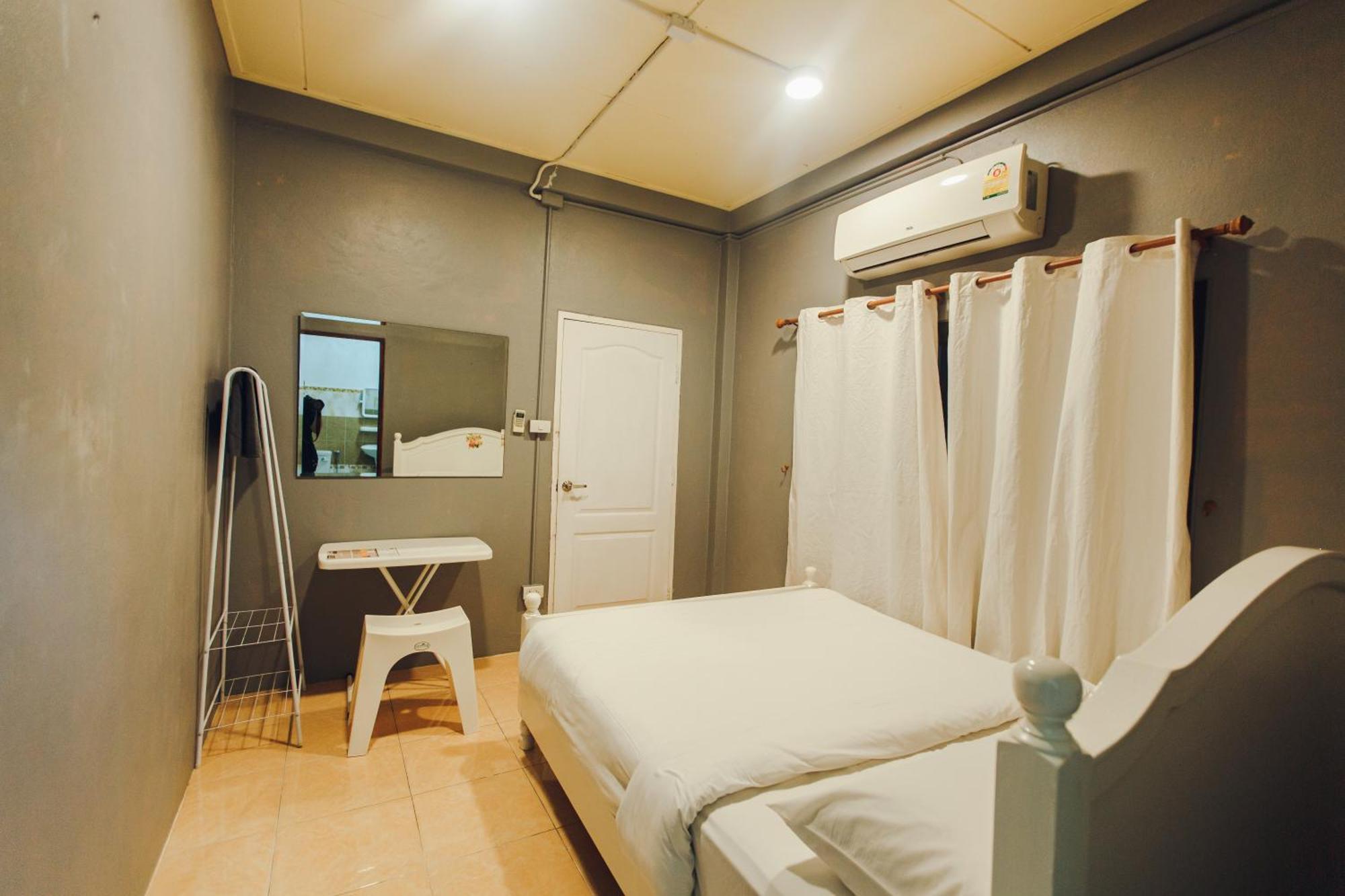 Agga Cnx Hostel Chiang Mai Eksteriør billede