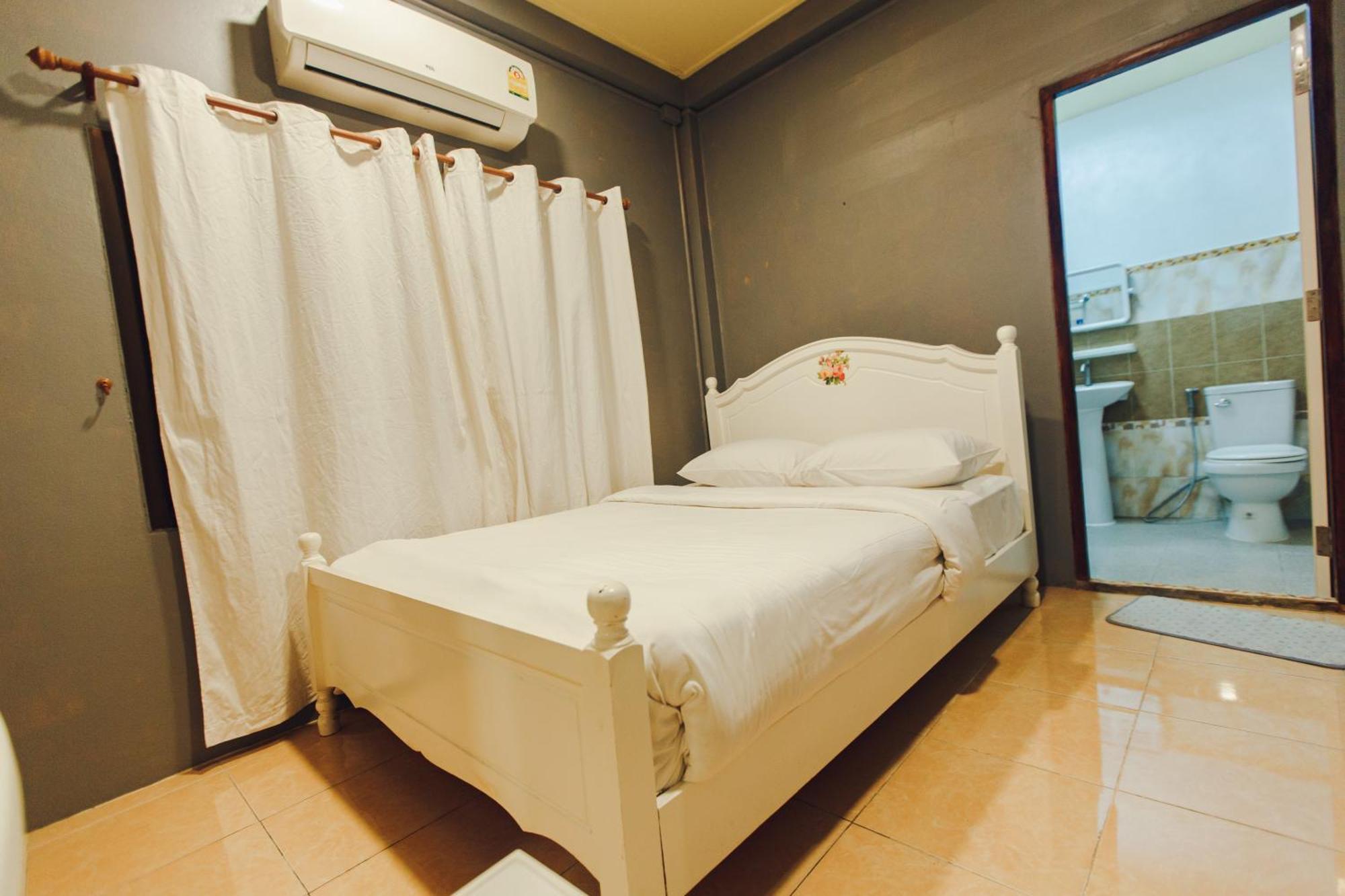 Agga Cnx Hostel Chiang Mai Eksteriør billede