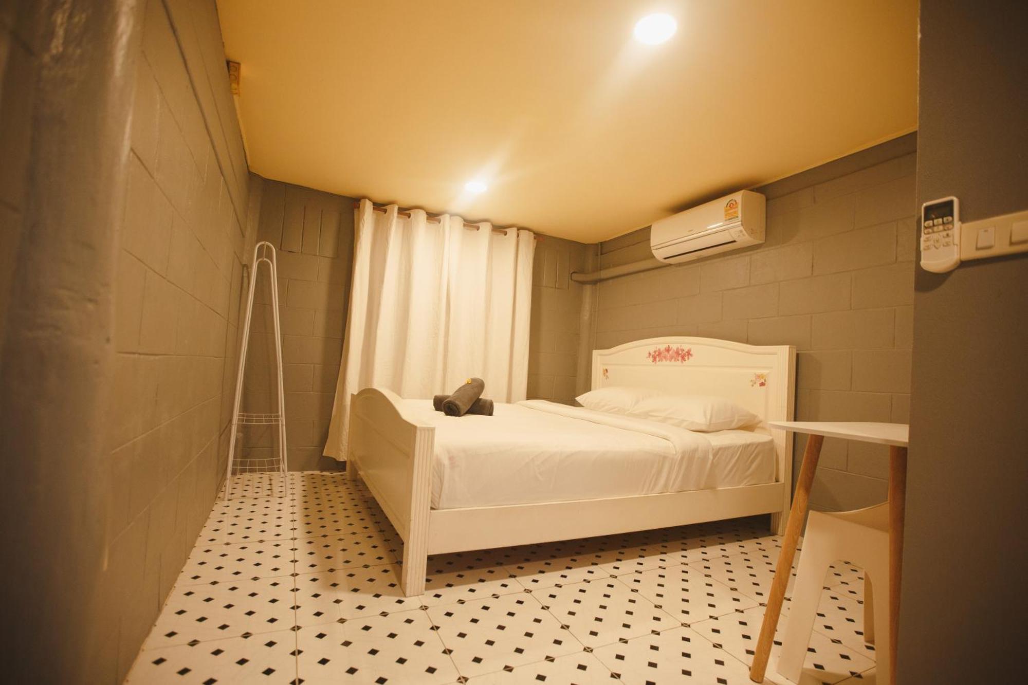 Agga Cnx Hostel Chiang Mai Eksteriør billede